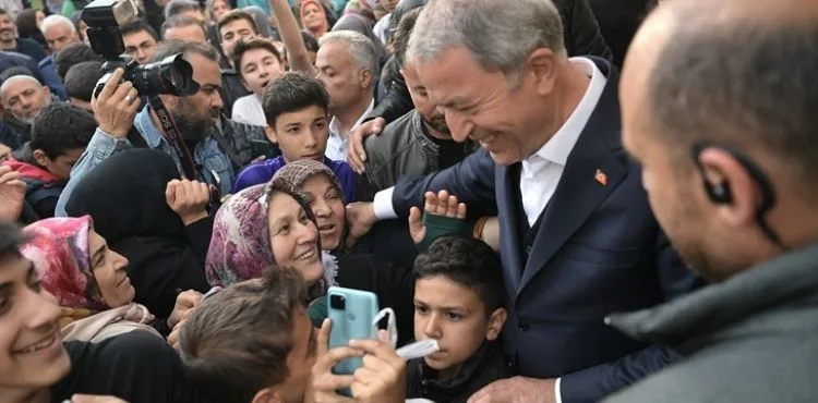 BAKAN AKAR’A VATANDAŞLARDAN YOĞUN İLGİ