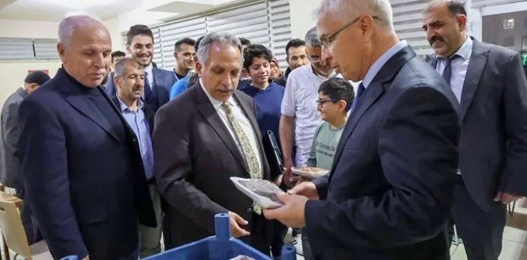 BAŞKAN YALÇIN VE KAYMAKAM DÖNMEZ DEPREMZEDELERİ YALNIZ BIRAKMIYOR
