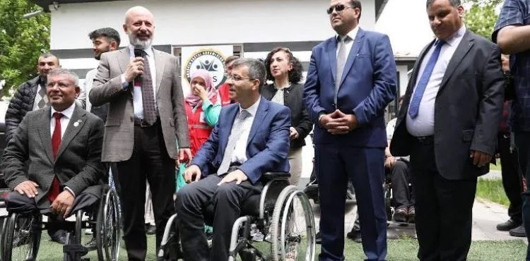 BAŞKAN ÇOLAKBAYRAKDAR, ENGELLİLER HAFTASINDA GÖNÜLLERE DOKUNDU
