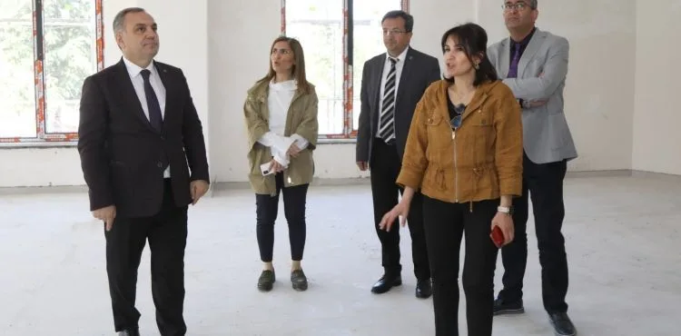 Rektör Altun, Yeni Kreş Binasının İnşaatını İnceledi