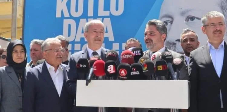 Bakan Akar: “Büyük bir azim ve gayretle ülkemiz ve milletimiz için çalışıyoruz”