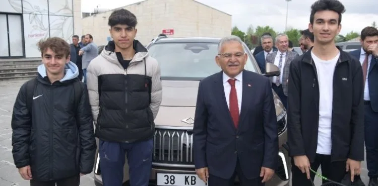 BÜYÜKŞEHİR'İN TOGG'UNA KAYSERİLİLER HAYRAN KALDI