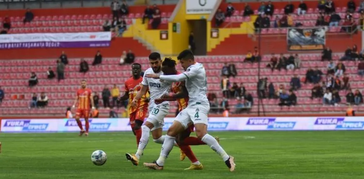 Kayserispor 4 golle evinde mağlup oldu