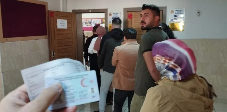 Yeni seçmen kağıtları dağıtılmaya başlandı