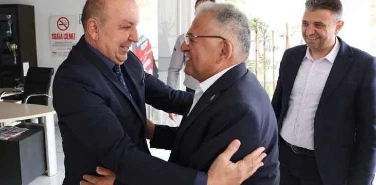 BAŞKAN BÜYÜKKILIÇ’TAN PINARBAŞI BELEDİYESİ’NE ZİYARET