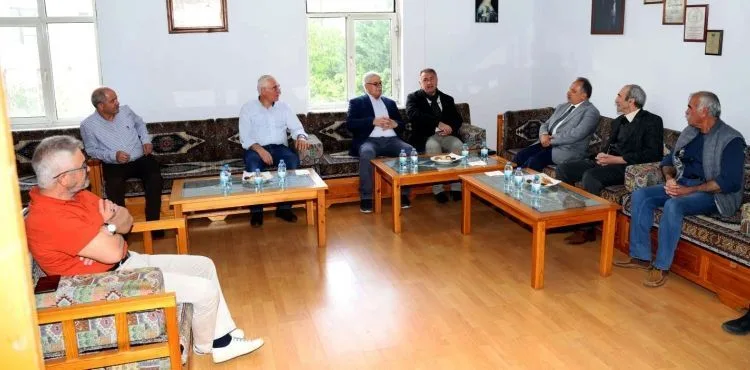 BAŞKAN YALÇIN MEKİK DOKUYOR