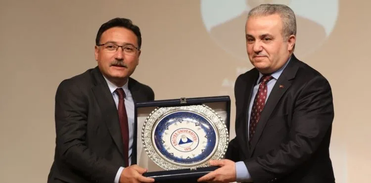 ERÜ’de “Millî Mücadele’den Bugüne Dış Politika” Konferansı Düzenlendi