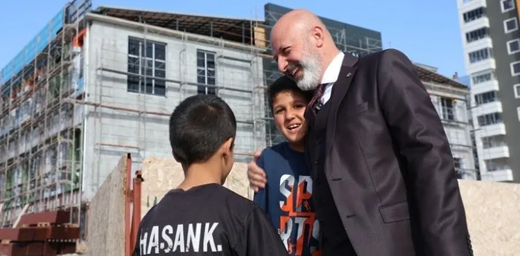 BAŞKAN ÇOLAKBAYRAKDAR; “EN BÜYÜK TESİS, 7’DEN 70’E HERKESE HİZMET VERECEK”