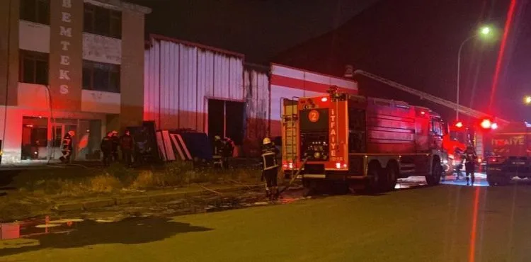 Mobilya fabrikasında yangın