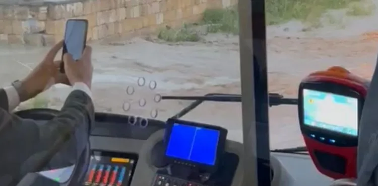 Şiddetli yağış ulaşımda aksamalara neden oldu
