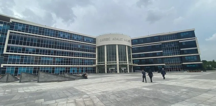 Hediye ettiği cep telefonunu ‘yağma’ suçundan 4 yıl 3 ay 20 gün hapis