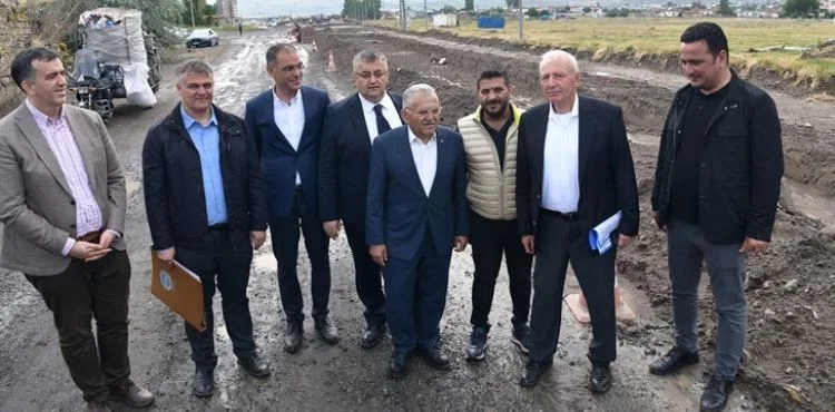 BAŞKAN BÜYÜKKILIÇ’TAN İSMAİL EREZ BULVARI ÇALIŞMALARINDA İNCELEME