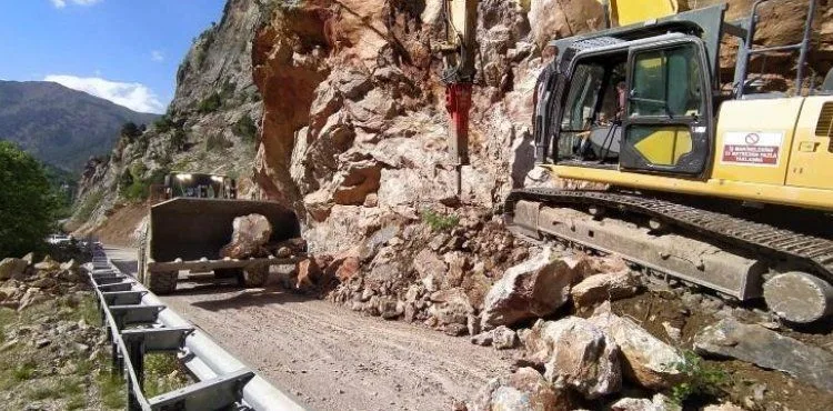 BÜYÜKŞEHİR’DEN KAPUZBAŞI ŞELALELERİ YOLUNDA ÖNEMLİ ÇALIŞMA
