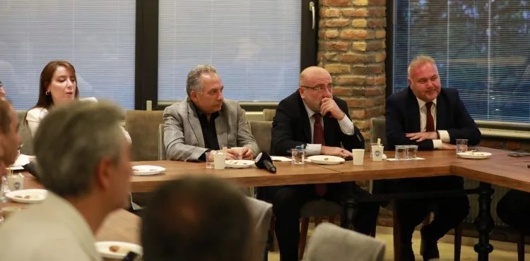 KAYÜ Rektörü, “Küreselleşme, Dijital Bağımlılık ve Gençlik” Konulu Söyleşi Programına Katıldı