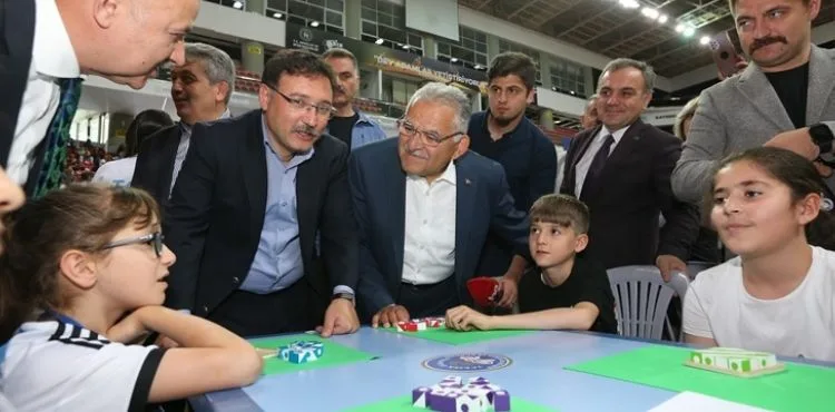 BÜYÜKKILIÇ’TAN TÜRKİYE AKIL VE ZEKÂ OYUNLARI TURNUVASI’NDA ‘KAYSERİ İSABETLİ TERCİH’ VURGUSU