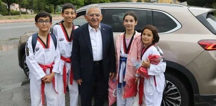 BAŞKAN BÜYÜKKILIÇ’A MAHALLE ZİYARETLERİNDE YOĞUN İLGİ