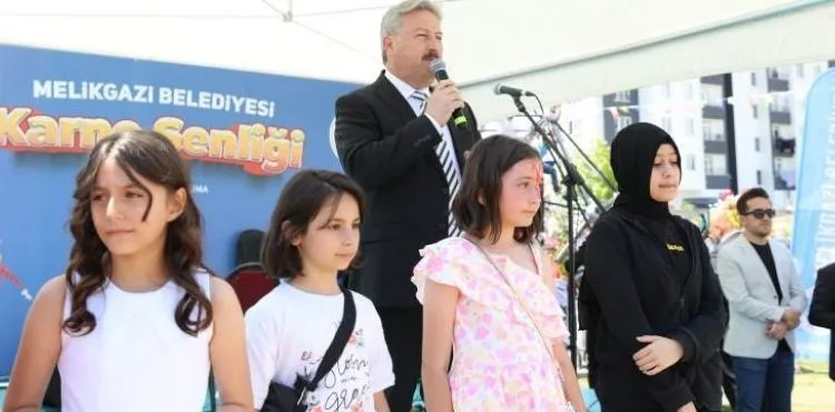 MELİKGAZİ'NİN KARNE ŞENLİĞİ’NDE ÇOCUKLAR DOYASIYA EĞLENDİ