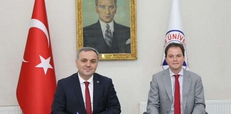 ERÜ ile Coursera Online Eğitim Platformu Arasında İş Birliği Protokolü İmzalandı