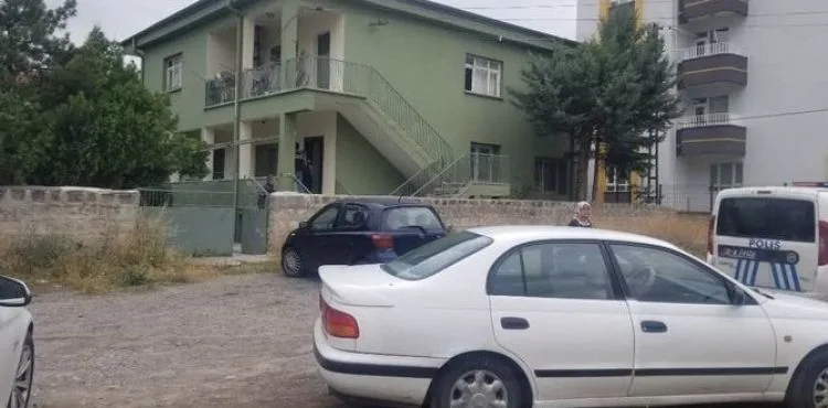 Yıldızevler Mahallesi'nde 1 kişi evinde ölü bulundu