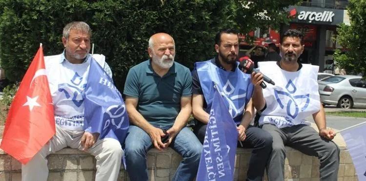 Hürriyetçi Eğitim-Sen Genel Başkan Yardımcısı Öztürk’ten tek kişilik oturma eylemi