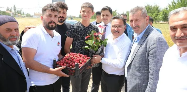 Vali Gökmen Çiçek, ilçe ziyaretleri kapsamında Develi ilçesini ziyarette etti.