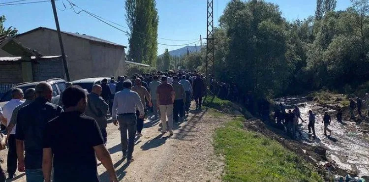 Yarış yapan aracın çarptığı 15 yaşındaki genç toprağa verildi