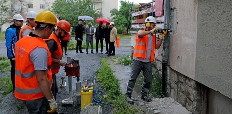 TALAS’TA KAROT ALINIYOR, RİSKLİ YAPILAR TESPİT EDİLİYOR