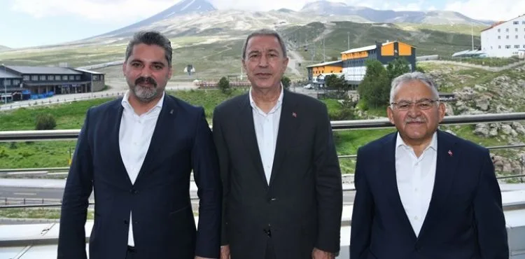 Akar İle Büyükkılıç, Erciyes Yüksek İrtifa Kamp Merkezi’nde İncelemelerde Bulundu