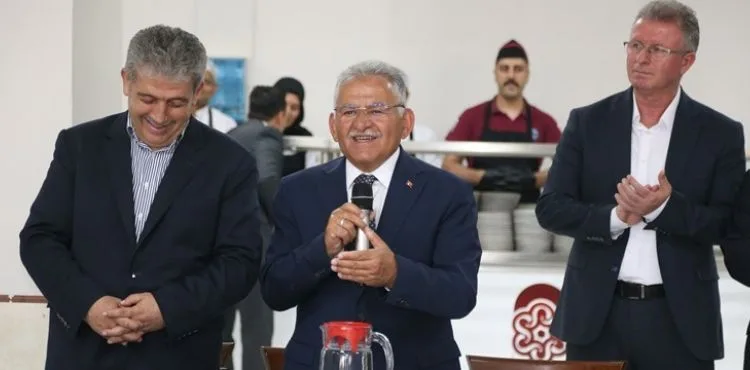 BAŞKAN BÜYÜKKILIÇ, BELEDİYE PERSONELİYLE BAYRAMLAŞTI