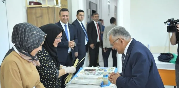 BÜYÜKKILIÇ, TALAS SOSYAL YAŞAM MERKEZİ’NDE KADIN KURSİYERLERLE BULUŞTU