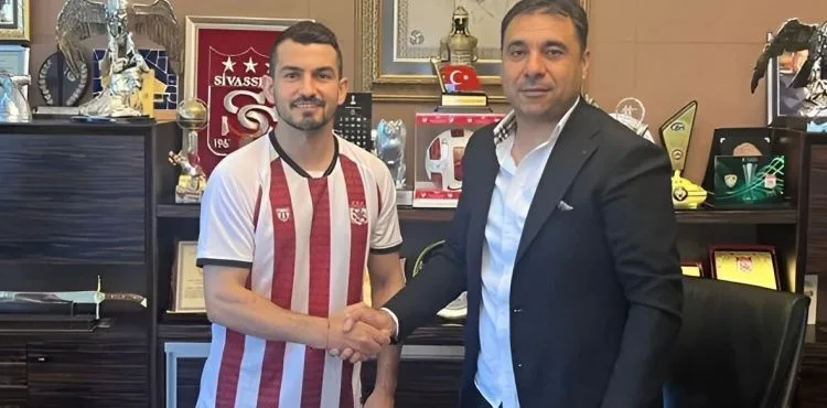 Kayserispor ile sözleşmesi sona eren Emrah Başsan, Sivasspor’da