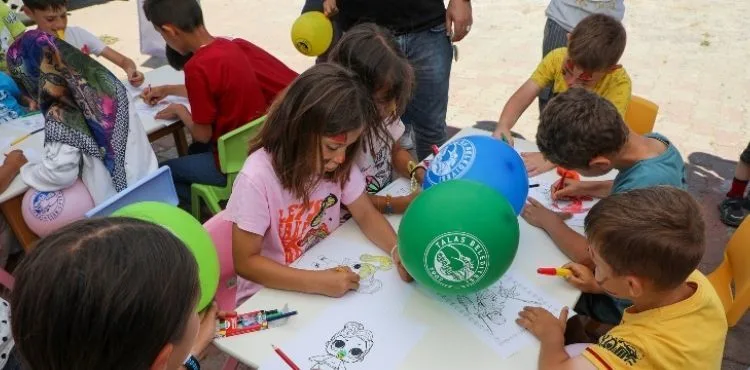 YAZ GELDİ, GEZİCİ KÜTÜPHANE TALAS’TA YOLLARA DÜŞTÜ