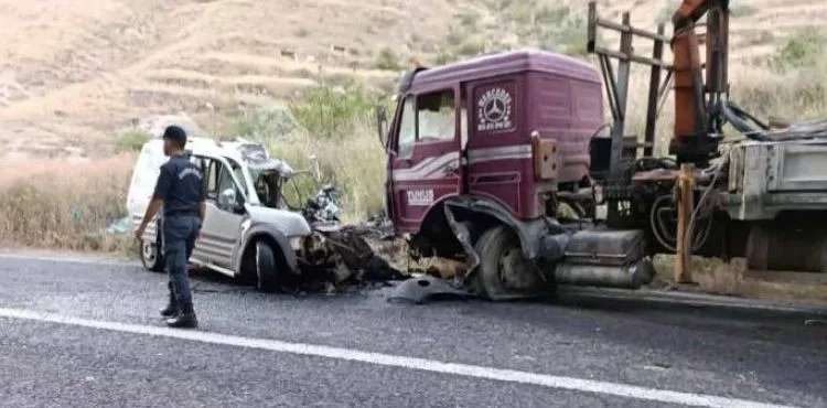 Derinkuyu yolunda kaza: 1 ölü, 1 yaralı
