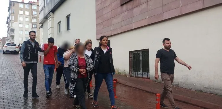 Uyuşturucu madde operasyonunda 5 gözaltı