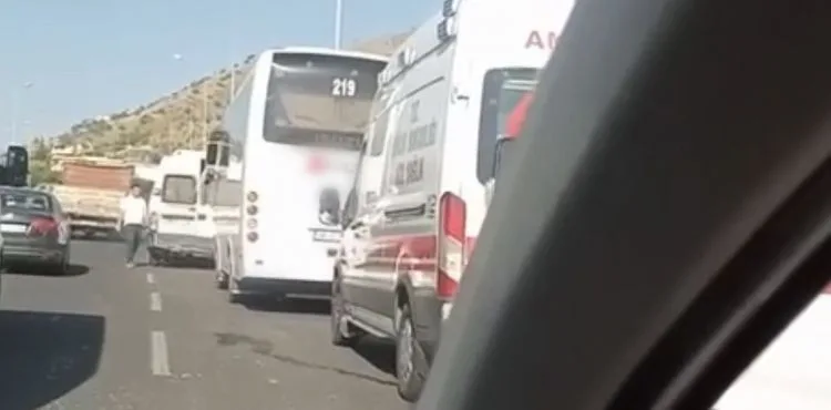 İşçi servisi kazasında 14 yaralı