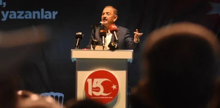 “Aziz milletimiz meydanlara toplanıp bu iradeye sahip çıktığını gösteriyorlar”