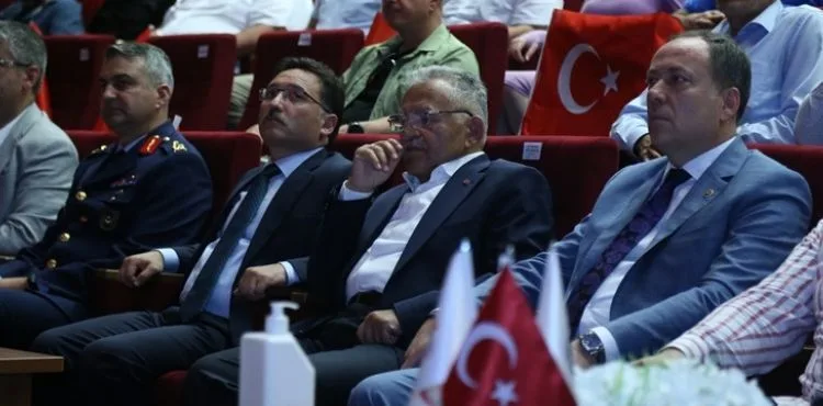 VALİ ÇİÇEK VE BAŞKAN BÜYÜKKILIÇ, 15 TEMMUZ KONFERANSINA KATILDI
