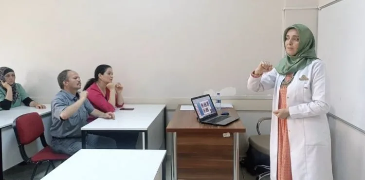 KAYMEK’TEN SAĞLIK ÇALIŞANLARINA TÜRK İŞARET DİLİ KURSU