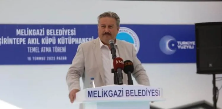 BAŞKAN PALANCIOĞLU, ŞİRİNTEPE MAHALLESİNDE 3 MÜJDE BİRDEN VERDİ