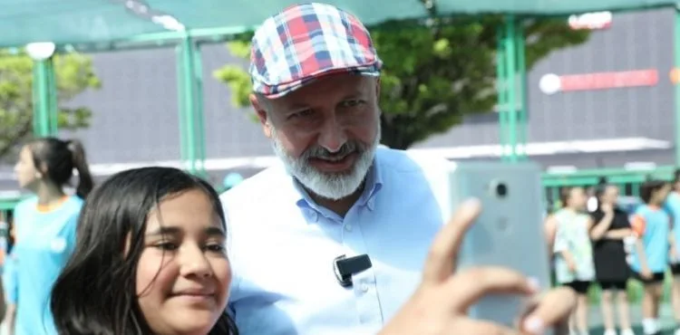 BAŞKAN ÇOLAKBAYRAKDAR, GENÇLERLE İLGİLİ YENİ PROJELERİN MÜJDESİNİ VERDİ