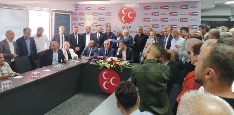 MHP’de devir teslim töreni yapıldı