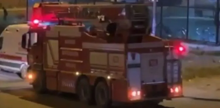 Saha demirlerine sıkışan çocuk kurtarıldı
