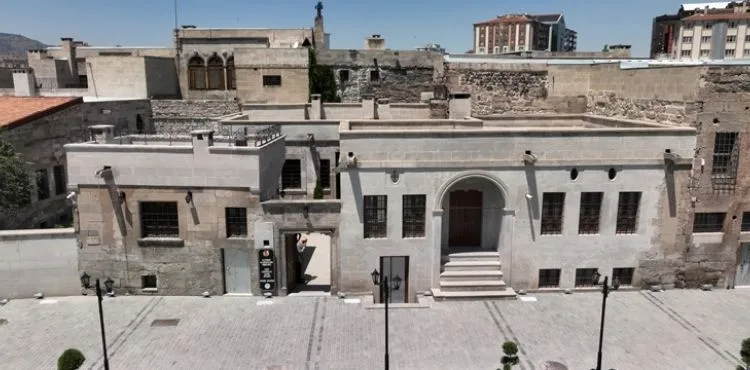 BÜYÜKKILIÇ’TAN BASIN BAYRAMI’NDA 113 YILLIK KAYSERİ BASININA ÖZEL “MÜZE”