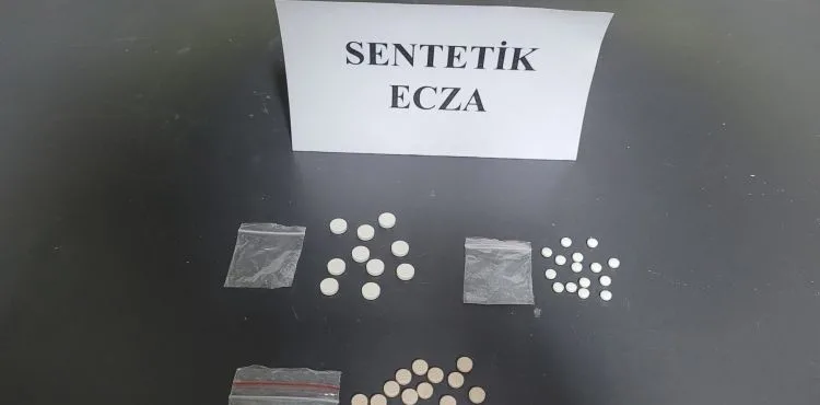 Narkotik ekipleri 4 şüpheli yakaladı