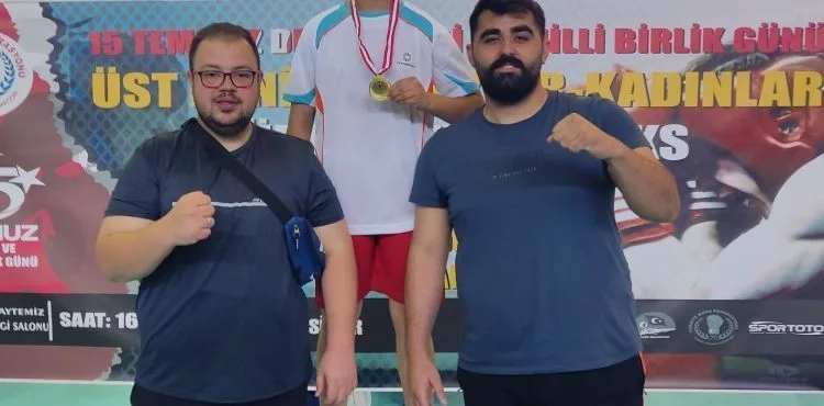 KOCASİNAN’IN BOKS SPORCUSU AYLA FIRAT, TÜRKİYE ŞAMPİYONU OLDU