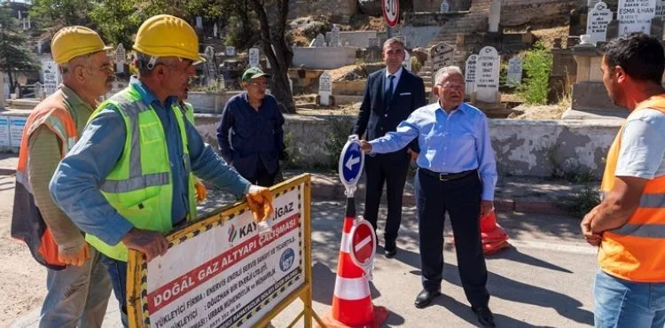 BAŞKAN BÜYÜKKILIÇ, 3 BÖLGEDE DOĞAL GAZ VE ALTYAPI ÇALIŞMALARINI İNCELEDİ