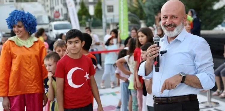 KOCASİNAN’DA SOKAK OYUNLARI İLE 7’DEN 70’E HERKES MUTLU