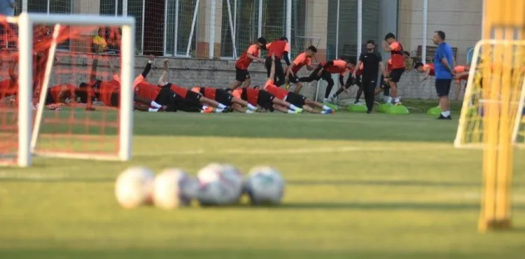 Ligin başlamasına 10 gün kaldı Kayserispor’da yasak kalkmadı