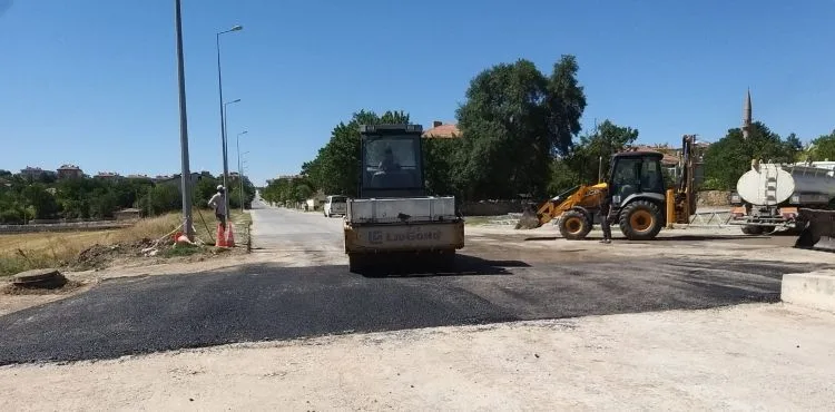 Bünyan Belediyesi Asfalt yama çalışmalarına devam ediyor