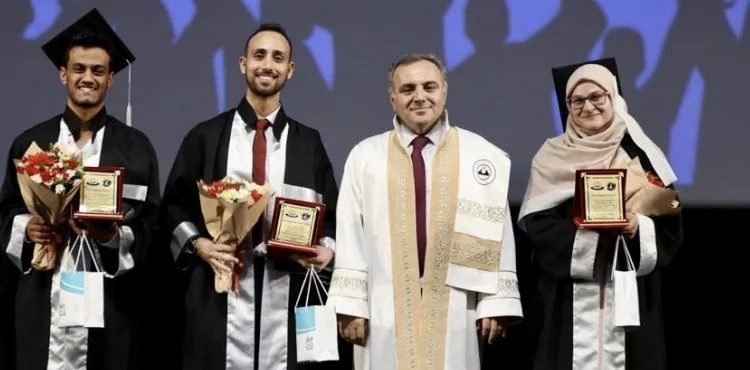 Erciyes Üniversitesi İletişim Fakültesi 17. Dönem Mezunlarını Verdi